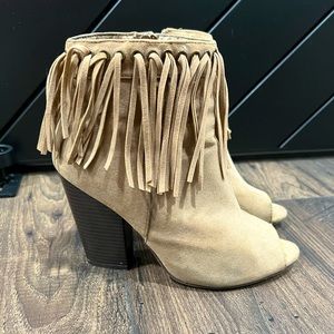 Fringe boots